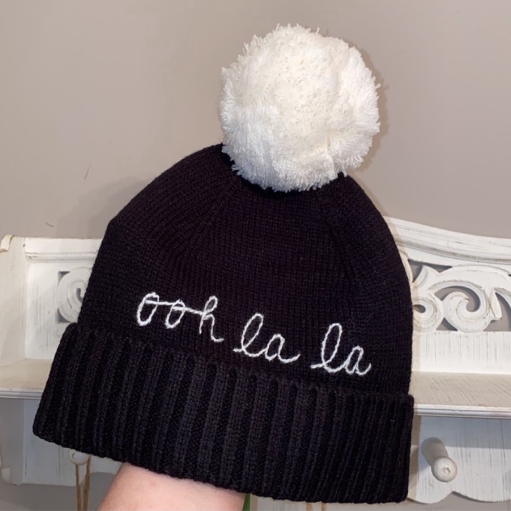 Kate Spade ‘ooh la la’ Pom Beanie Hat NWT in Black & White - Picture 7 of 14